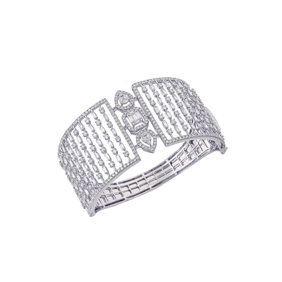 Divine Luxe Bangle